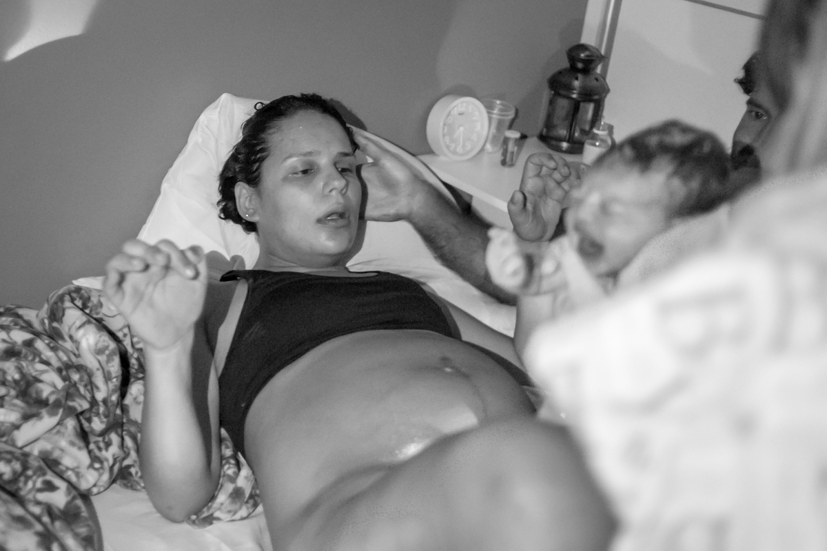 Registro de nascimento fotografia de parto humanizado doula Veloso Valentim Fotografia afetiva