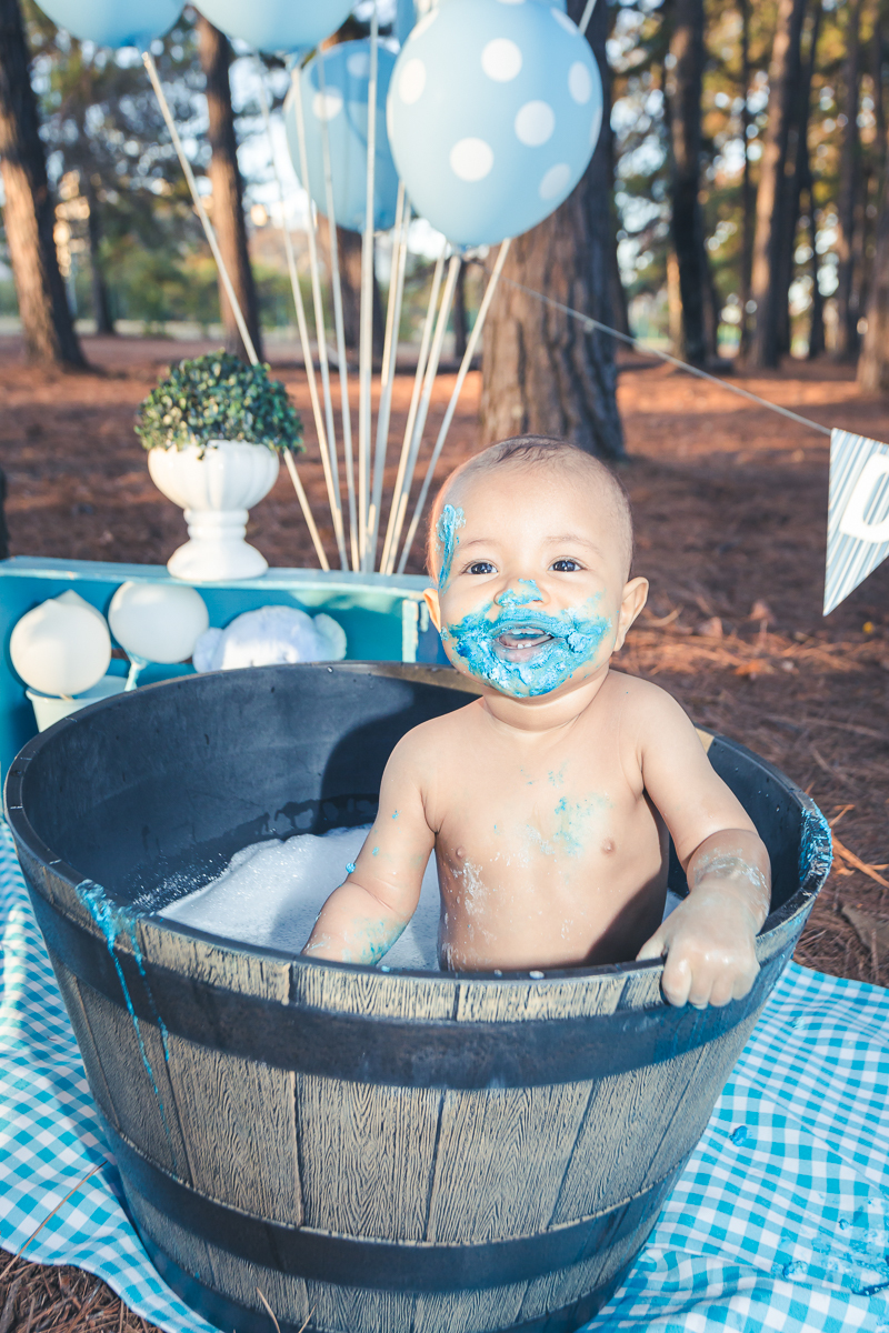 Smash the cake esmagando o bolo prévia aniversário primeiro aninho Veloso Valentim Fotografia afetiva
