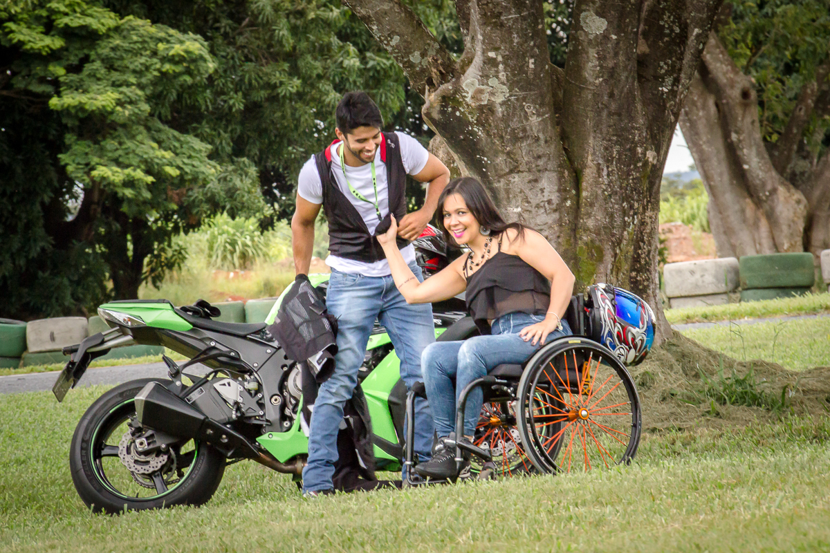 Ensaio casal cadeira de rodas moto romântico Veloso Valentim Fotografia Afetiva Melissa Martinelli