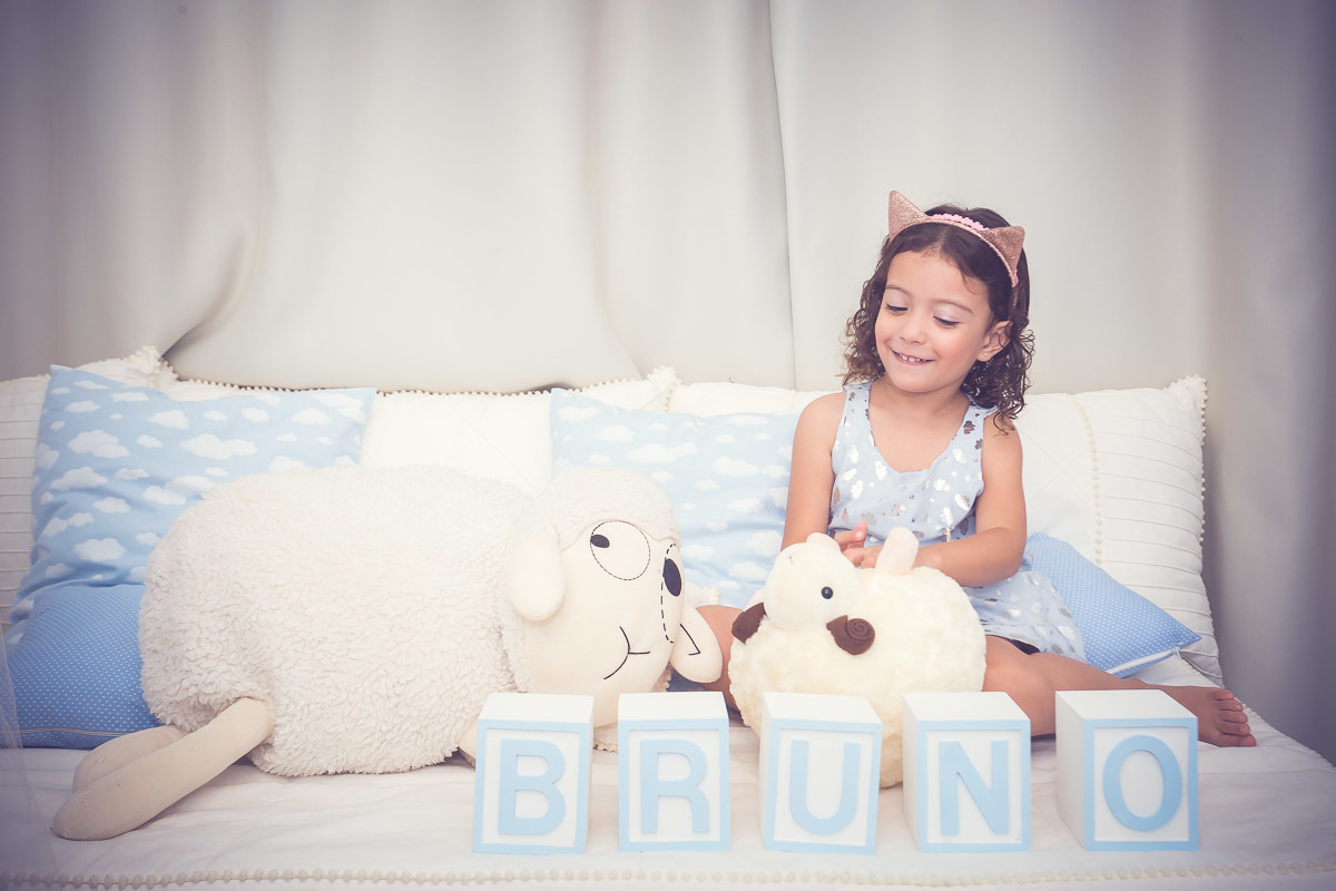 ensaio gestante Veloso Valentim Fotografia afetiva família irmã quartinho do bebê decoração menino lifestyle