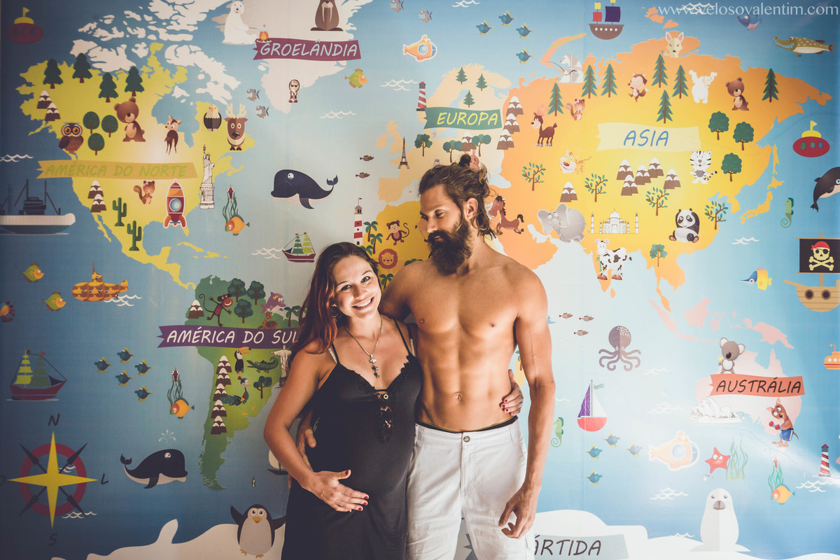 ensaio gestante em Brasília painel mundo quarto infantil