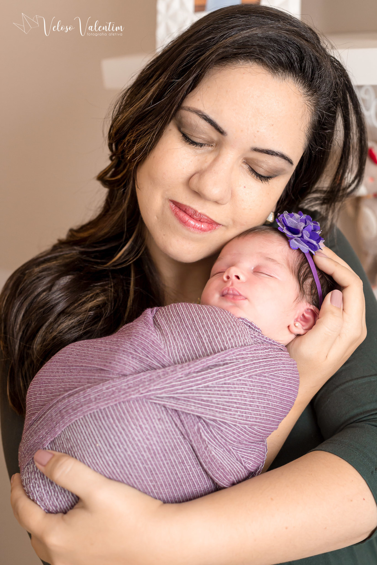 newborn colo de mãe