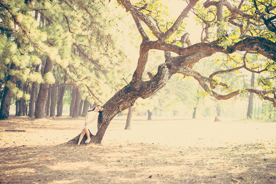 menina na árvores ensaio infantil parque da cidade brasília df 