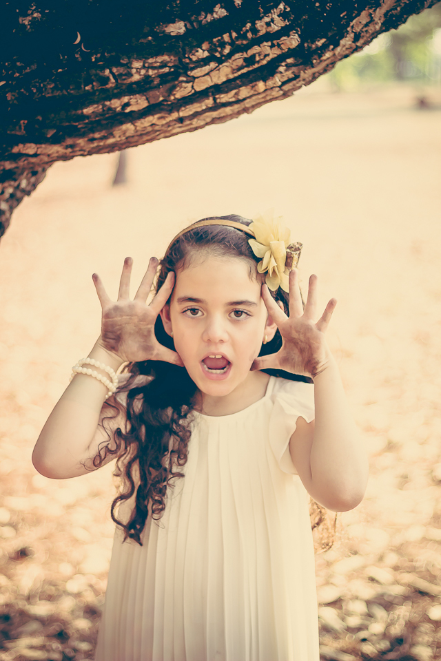 menina mãos sujas ensaio infantil parque da cidade brasília df 