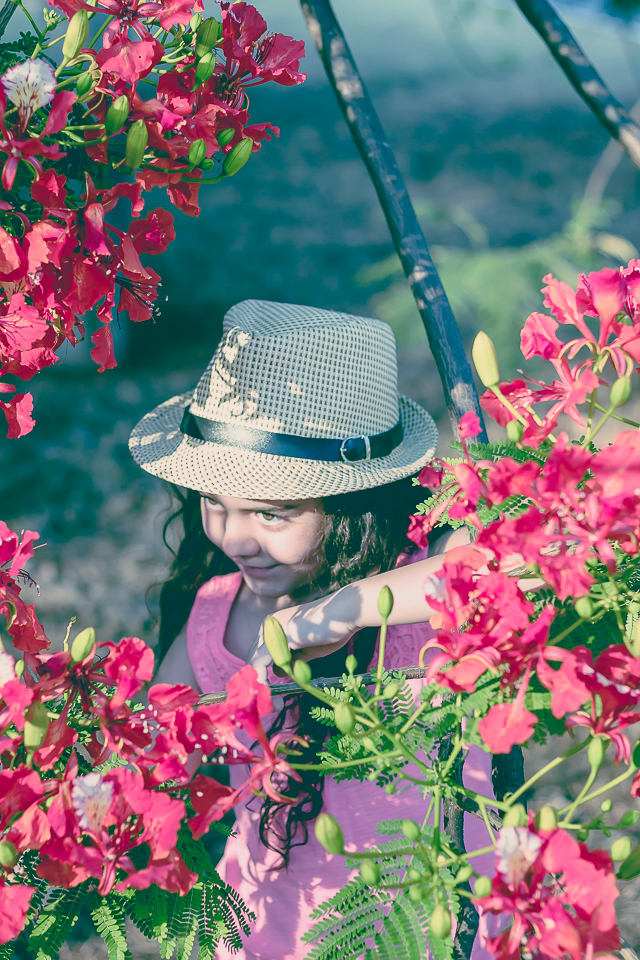 menina de chapéu ensaio infantil parque da cidade brasília df 