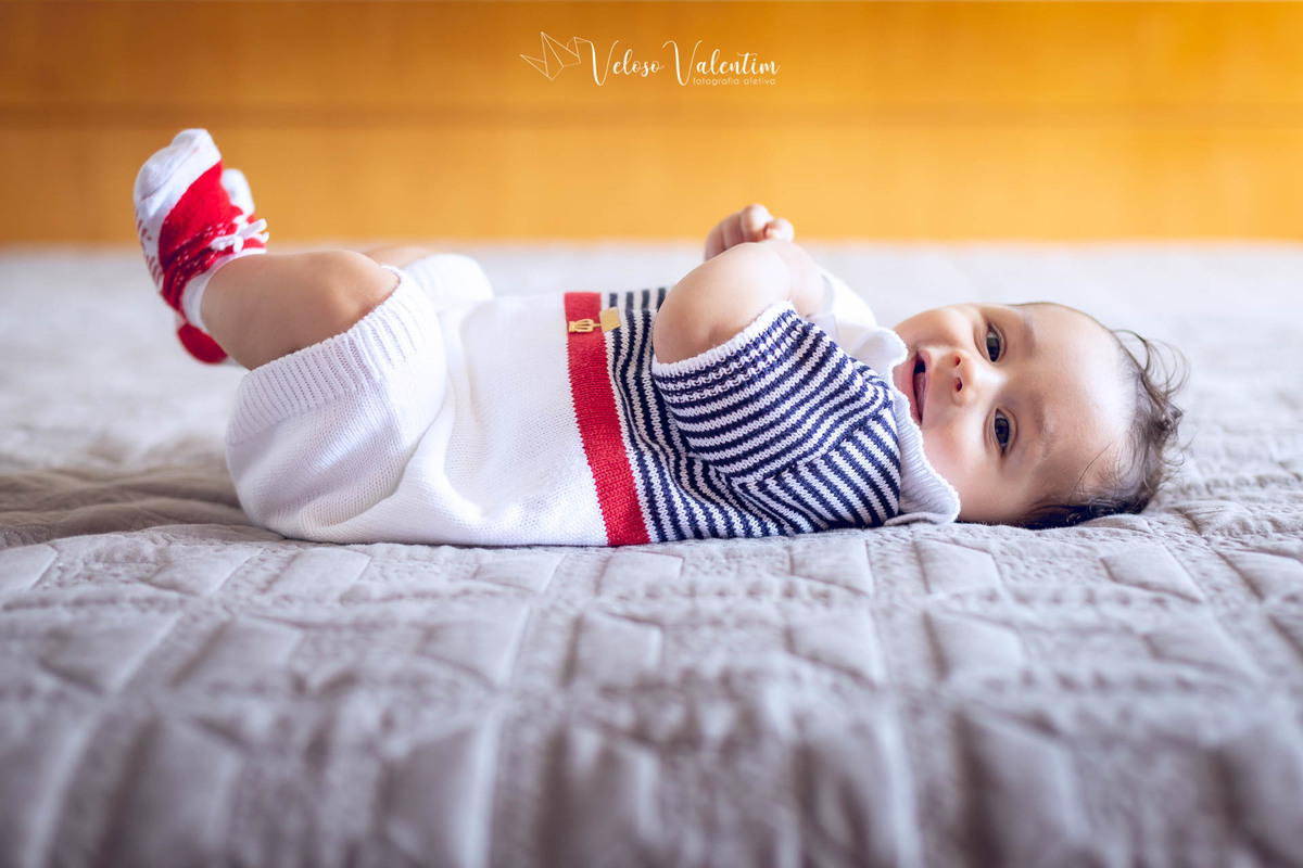 neném na cama ensaio acompanhamento em casa 4 meses Brasília df