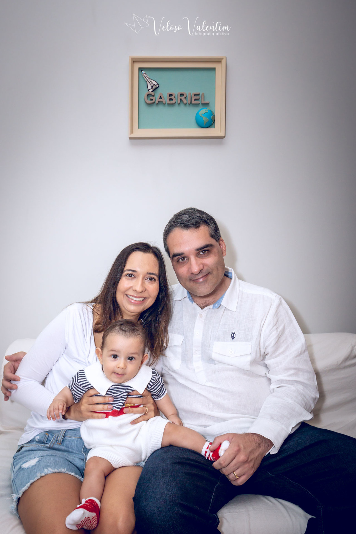 família posando ensaio acompanhamento em casa 4 meses Brasília df