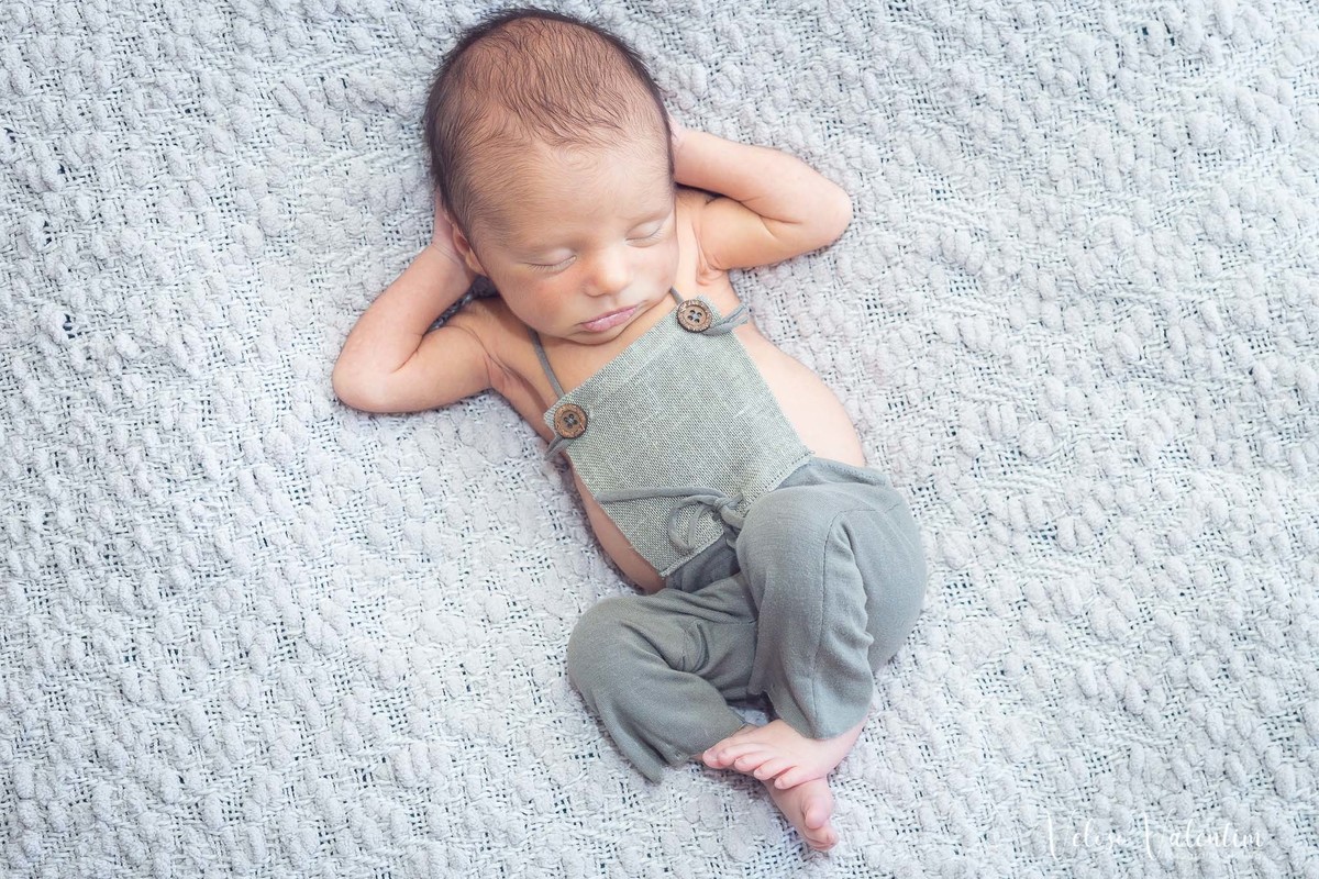 ensaio newborn em casa lifestyle amamentação book recém nascido Brasília DF