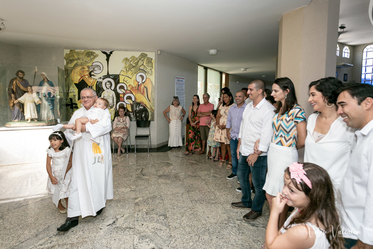 Batizado Olga paróquia nossa senhora do rosário lago sul Brasília recepção decoração mesa do bolo