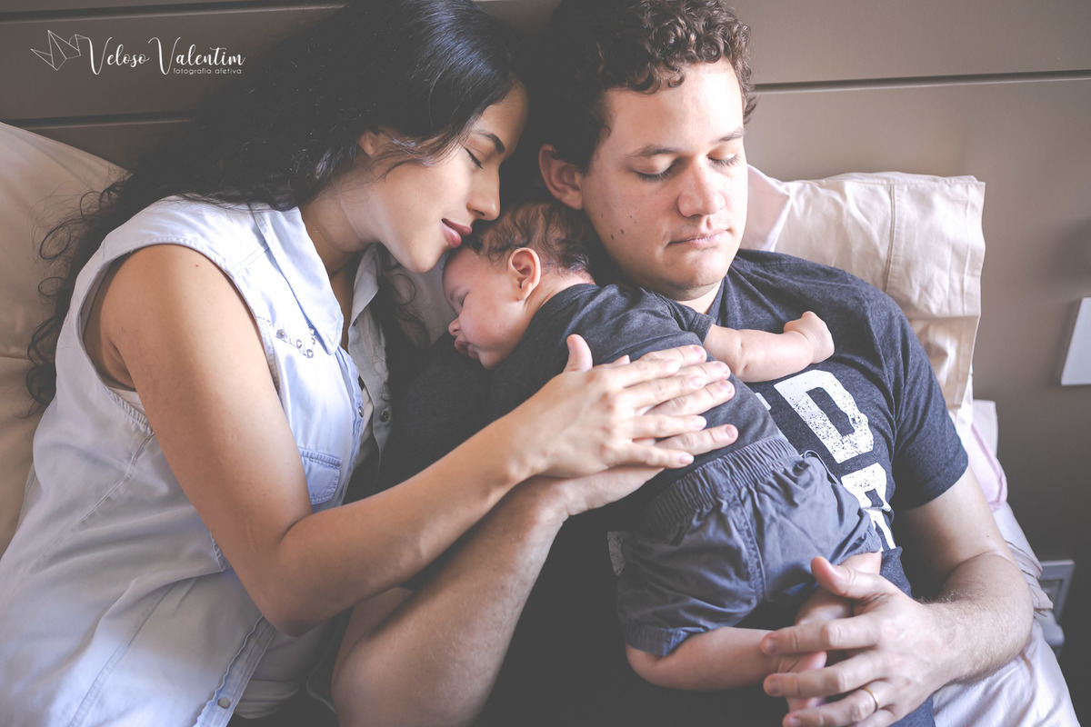 família linda ensaio newborn cotidiano lifestyle em casa Brasília DF