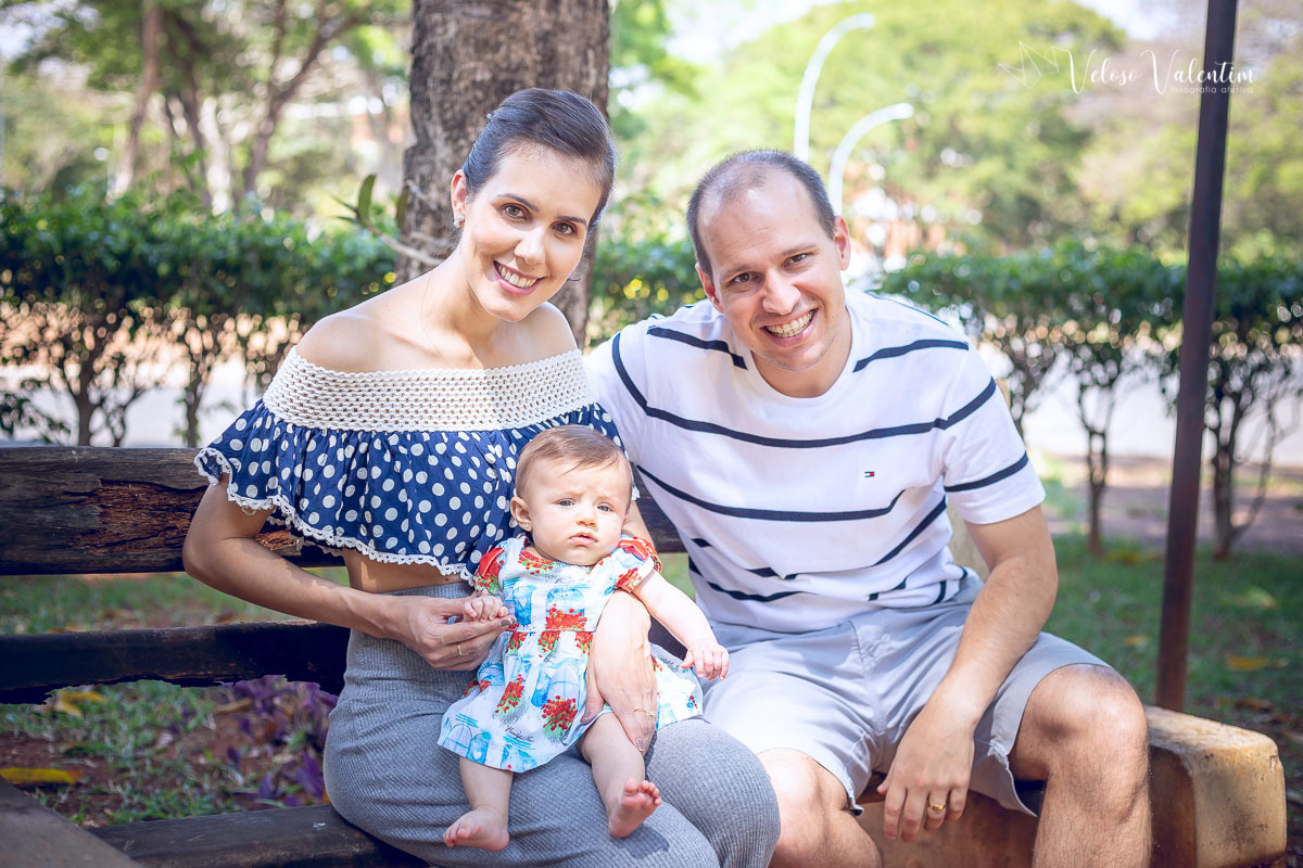 ensaio acompanhamento do primeiro ano do bebê Aurora 4 meses em casa com a família Brasília DF