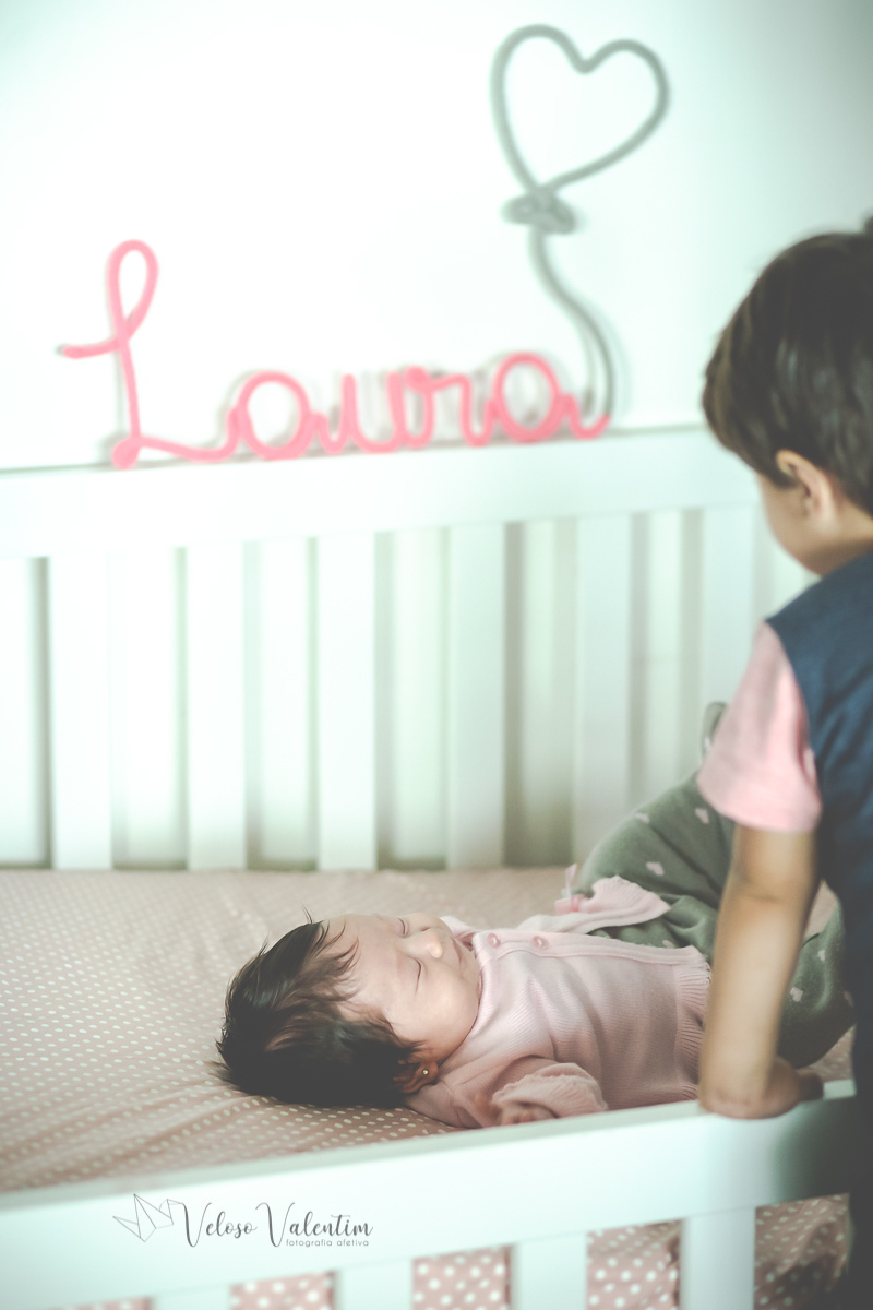 ensaio acompanhamento do primeiro ano do bebê Laura 1 mês em casa com a família Brasília DF