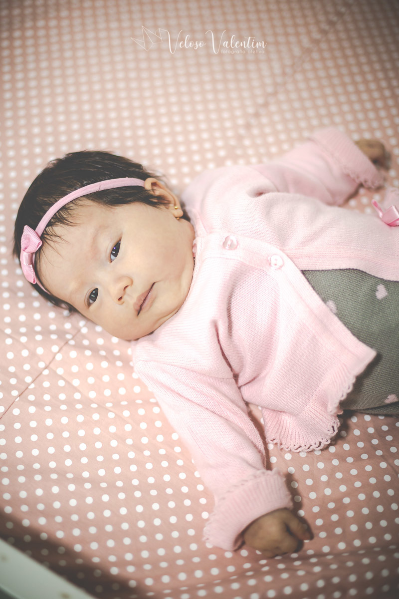 ensaio acompanhamento do primeiro ano do bebê Laura 1 mês em casa com a família Brasília DF