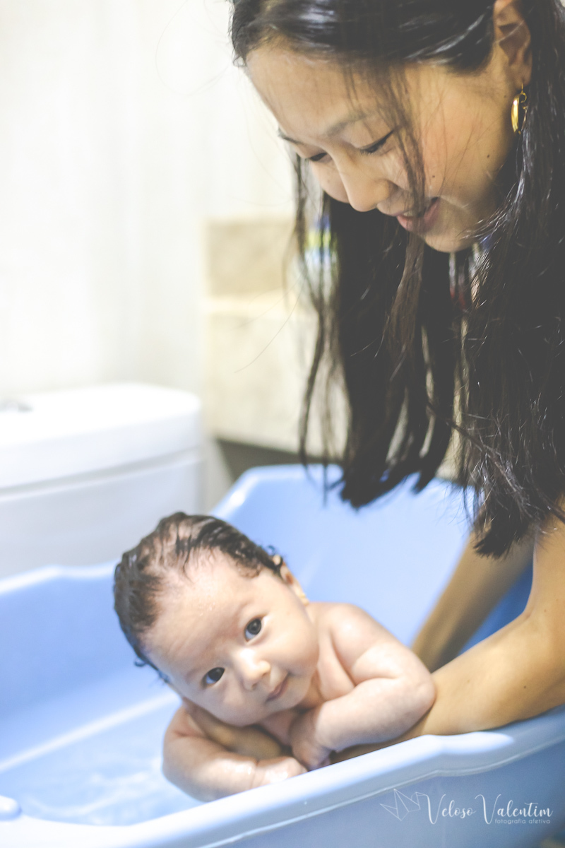 ensaio acompanhamento do primeiro ano do bebê Laura 1 mês em casa com a família Brasília DF