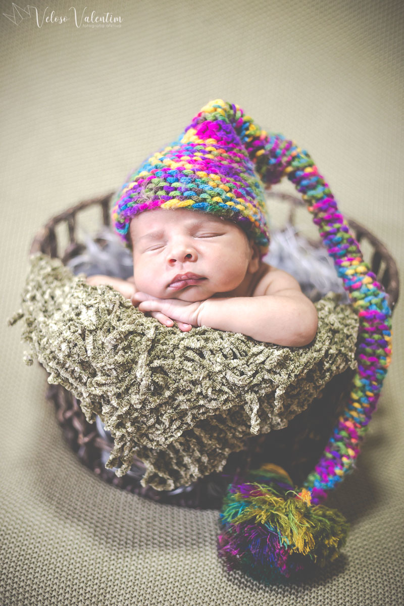 ensaio newborn recém nascido bebê menino em casa com a família  Brasília DF