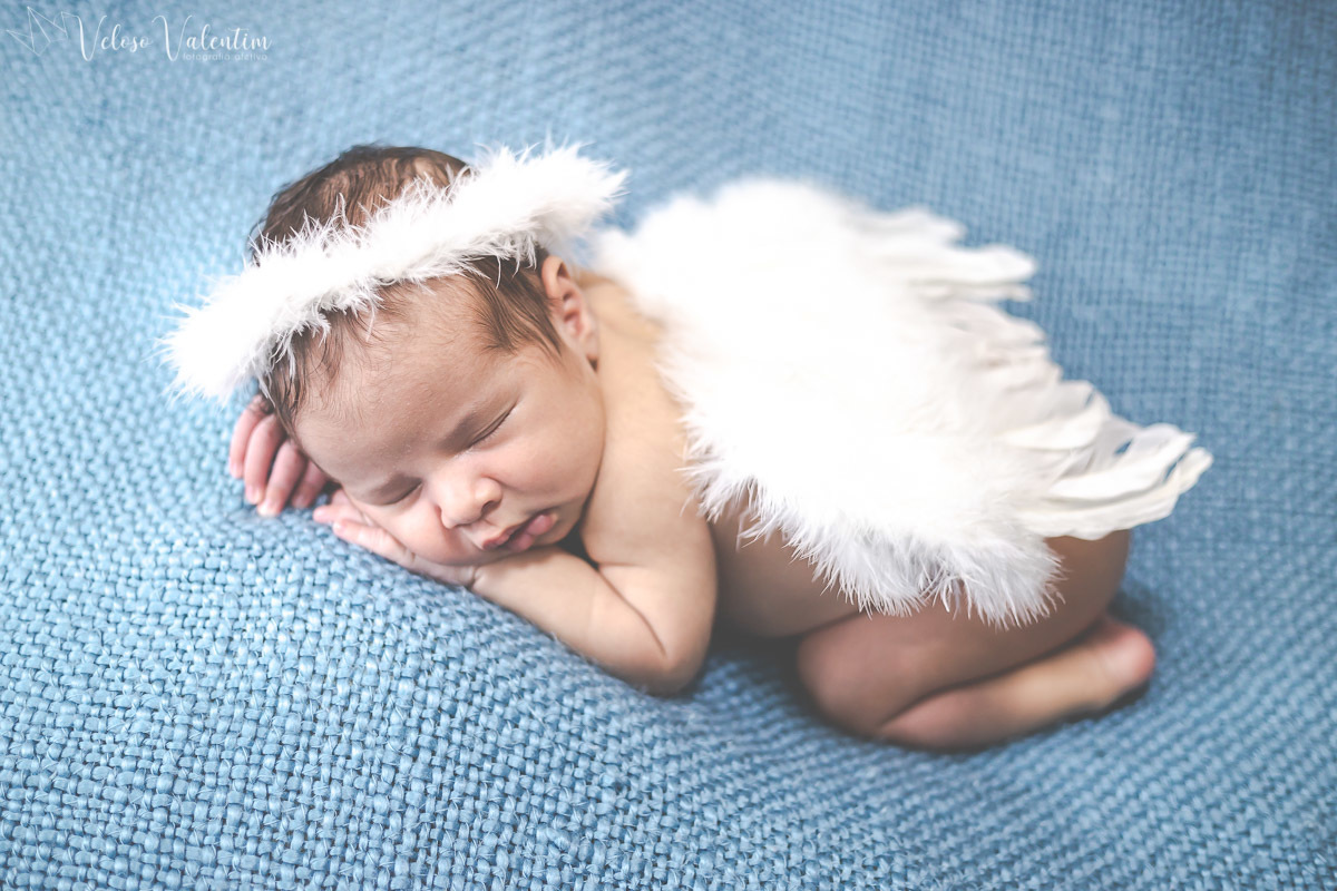 ensaio newborn recém nascido bebê menino em casa com a família  Brasília DF