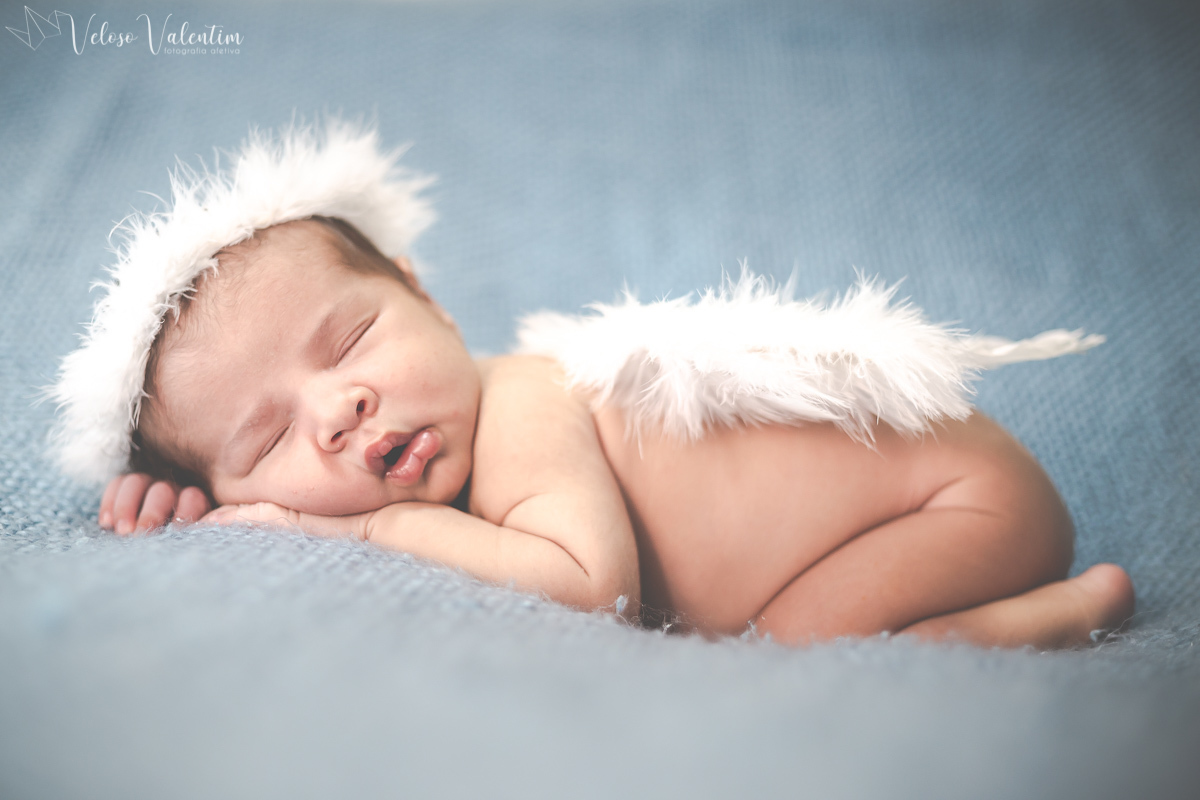 ensaio newborn recém nascido bebê menino em casa com a família  Brasília DF