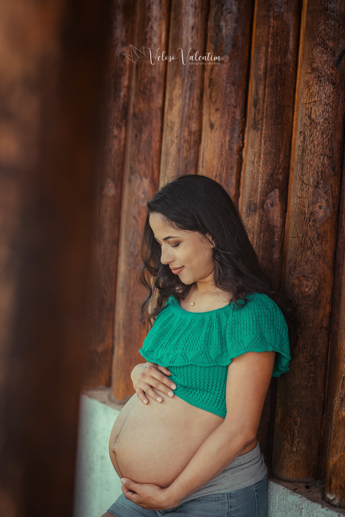 Ensaio Gestante Guará Brasília ao ar livre no parque casal céu azul cerrado
