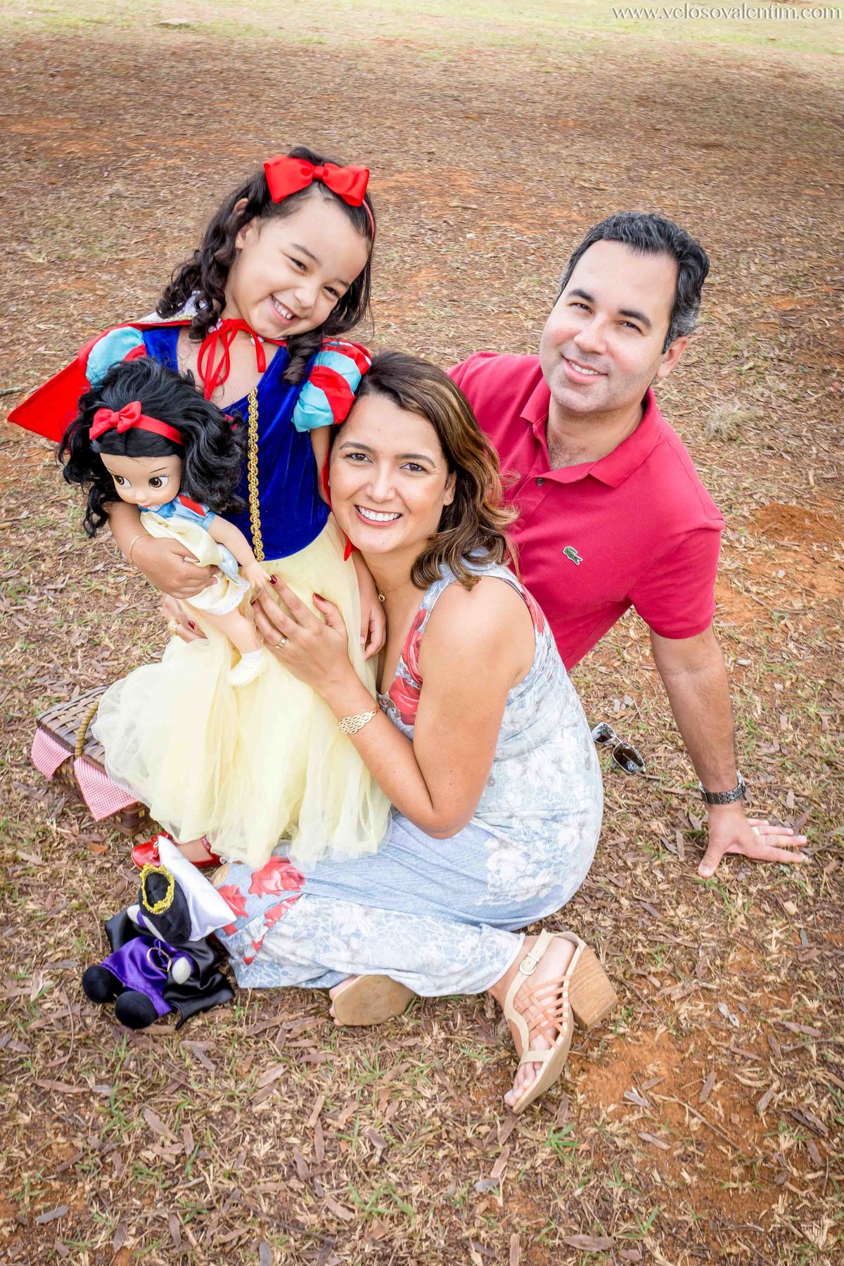 Ensaio Gestante Guará Brasília ao ar livre no parque casal céu azul cerrado