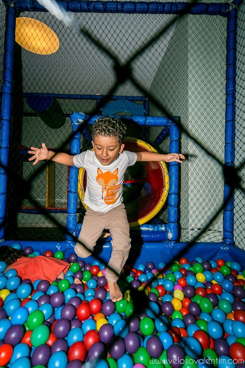 Ensaio Gestante Guará Brasília ao ar livre no parque casal céu azul cerrado