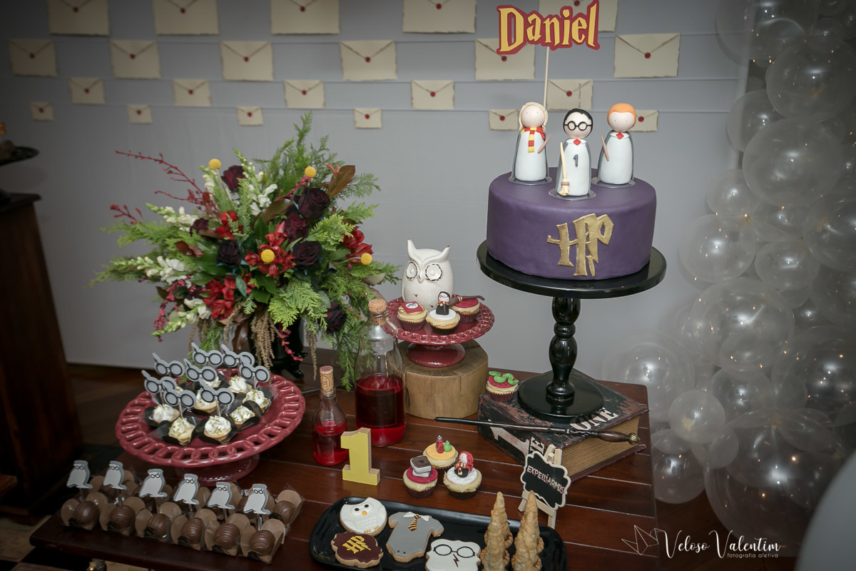 Festa infantil tema Harry Potter Brasília Papel e Tesoura 1 aninho decoração em papel 