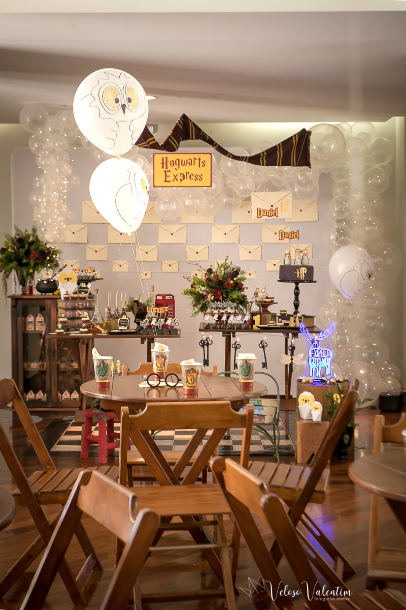 Festa infantil tema Harry Potter Brasília Papel e Tesoura 1 aninho decoração em papel 