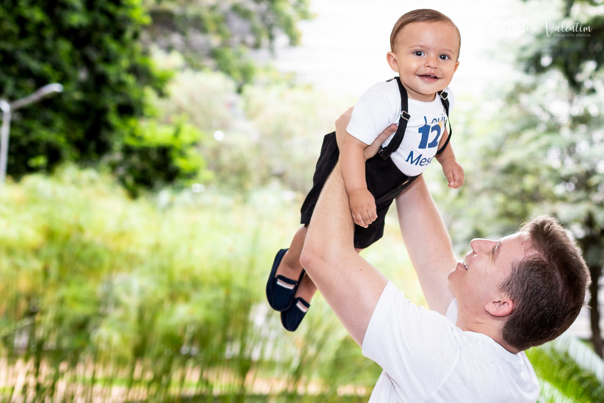 ensaio smash the cake com tinta, smash the paint, ensaio família, fotografia afetiva, quadra modelo 308 sul, Brasília DF. Poderoso Chefinho 