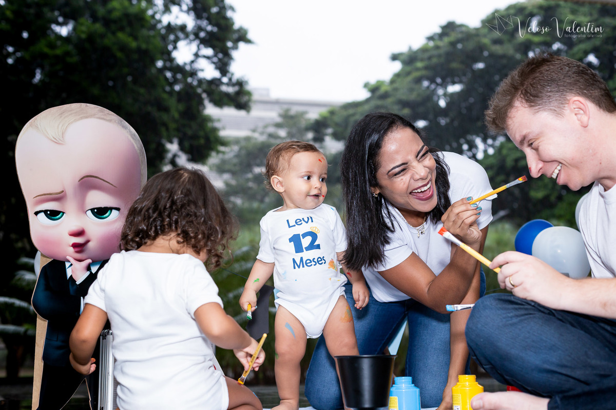 ensaio smash the cake com tinta, smash the paint, ensaio família, fotografia afetiva, quadra modelo 308 sul, Brasília DF. Poderoso Chefinho 