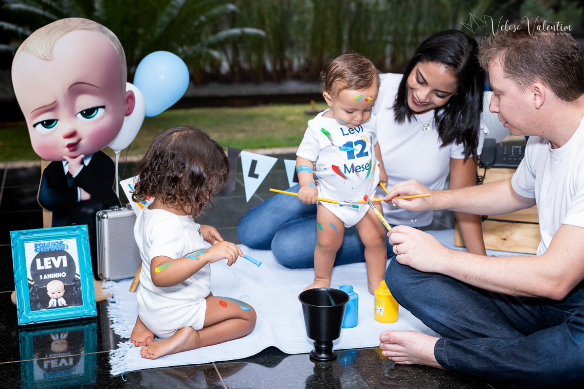ensaio smash the cake com tinta, smash the paint, ensaio família, fotografia afetiva, quadra modelo 308 sul, Brasília DF. Poderoso Chefinho 