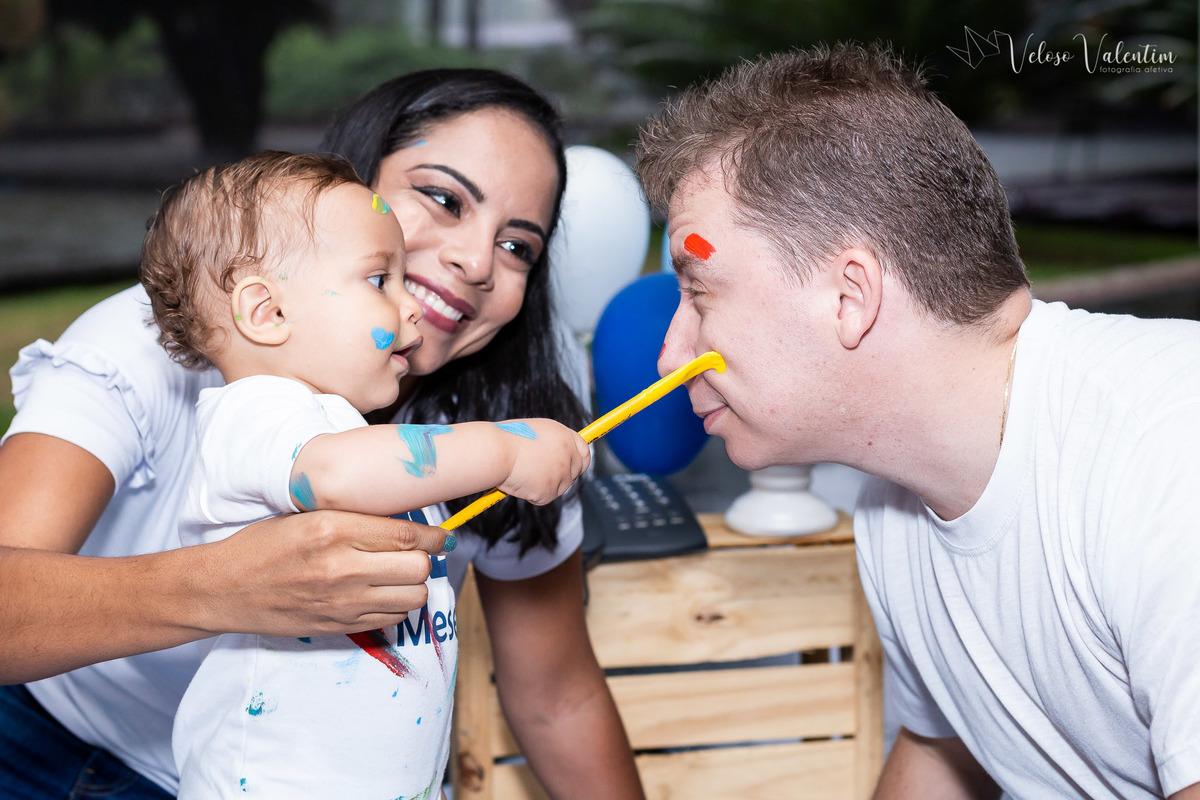 ensaio smash the cake com tinta, smash the paint, ensaio família, fotografia afetiva, quadra modelo 308 sul, Brasília DF. Poderoso Chefinho 
