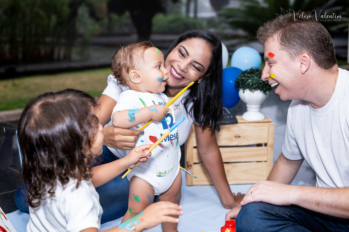 ensaio smash the cake com tinta, smash the paint, ensaio família, fotografia afetiva, quadra modelo 308 sul, Brasília DF. Poderoso Chefinho 