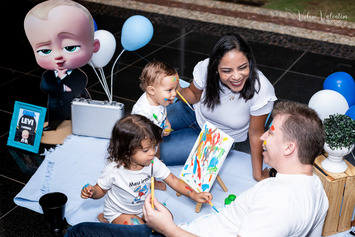 ensaio smash the cake com tinta, smash the paint, ensaio família, fotografia afetiva, quadra modelo 308 sul, Brasília DF. Poderoso Chefinho 