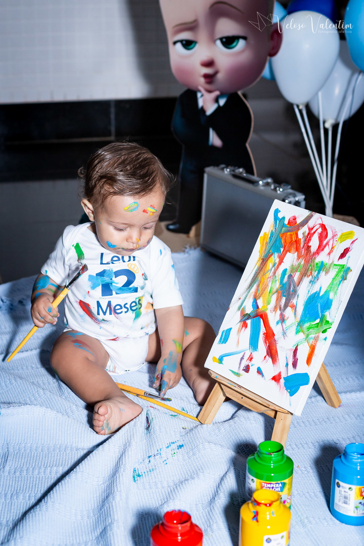 ensaio smash the cake com tinta, smash the paint, ensaio família, fotografia afetiva, quadra modelo 308 sul, Brasília DF. Poderoso Chefinho 