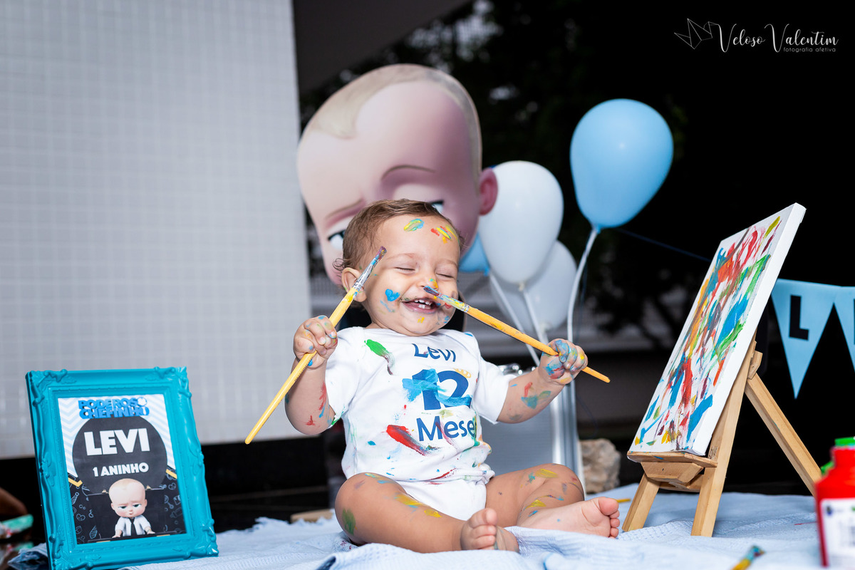 ensaio smash the cake com tinta, smash the paint, ensaio família, fotografia afetiva, quadra modelo 308 sul, Brasília DF. Poderoso Chefinho 