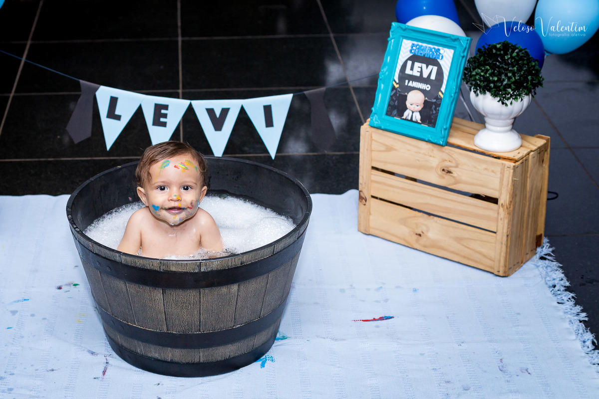 ensaio smash the cake com tinta, smash the paint, ensaio família, fotografia afetiva, quadra modelo 308 sul, Brasília DF. Poderoso Chefinho 
