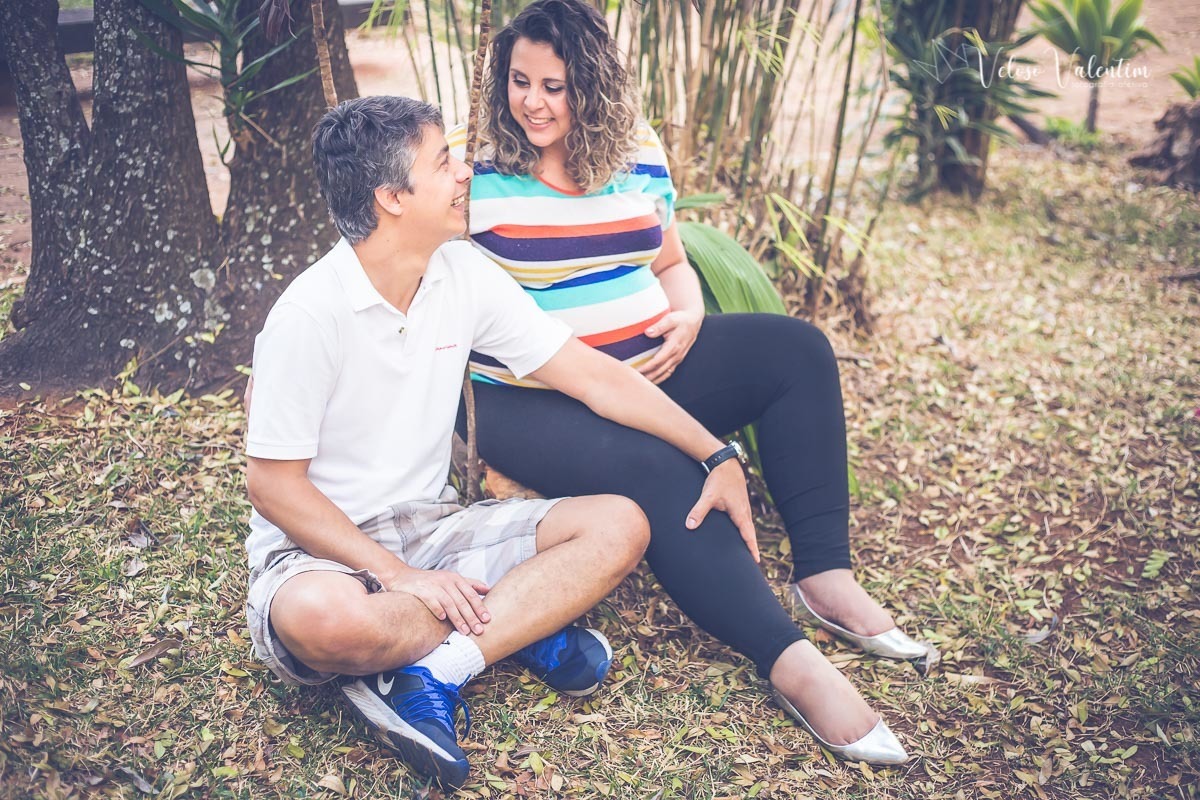 Ensaio gestante em família ao ar livre irmão mais velho quadra modelo 308 sul Brasília - DF, família, bolhas de sabão, doce espera Miguel