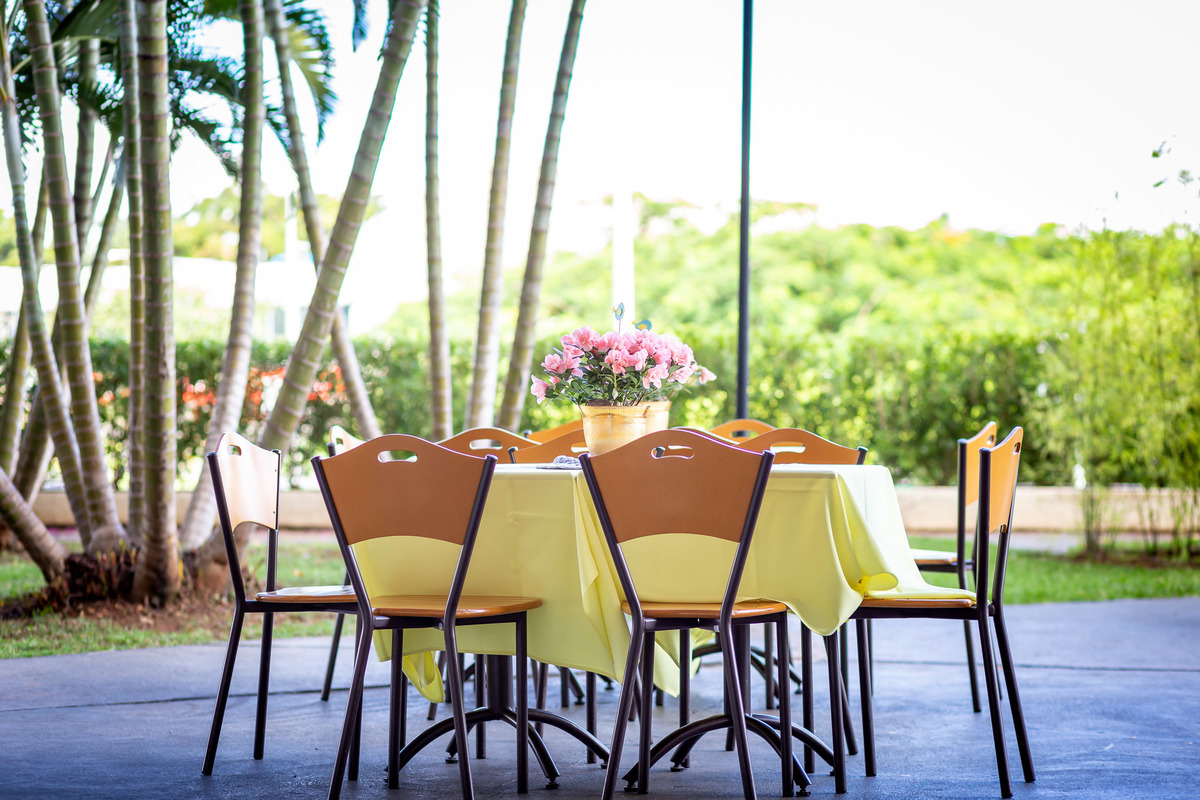 decoração festa infantil menina feminino tema primavera flores de papel colorida Brasília papel e tesoura personalizada 