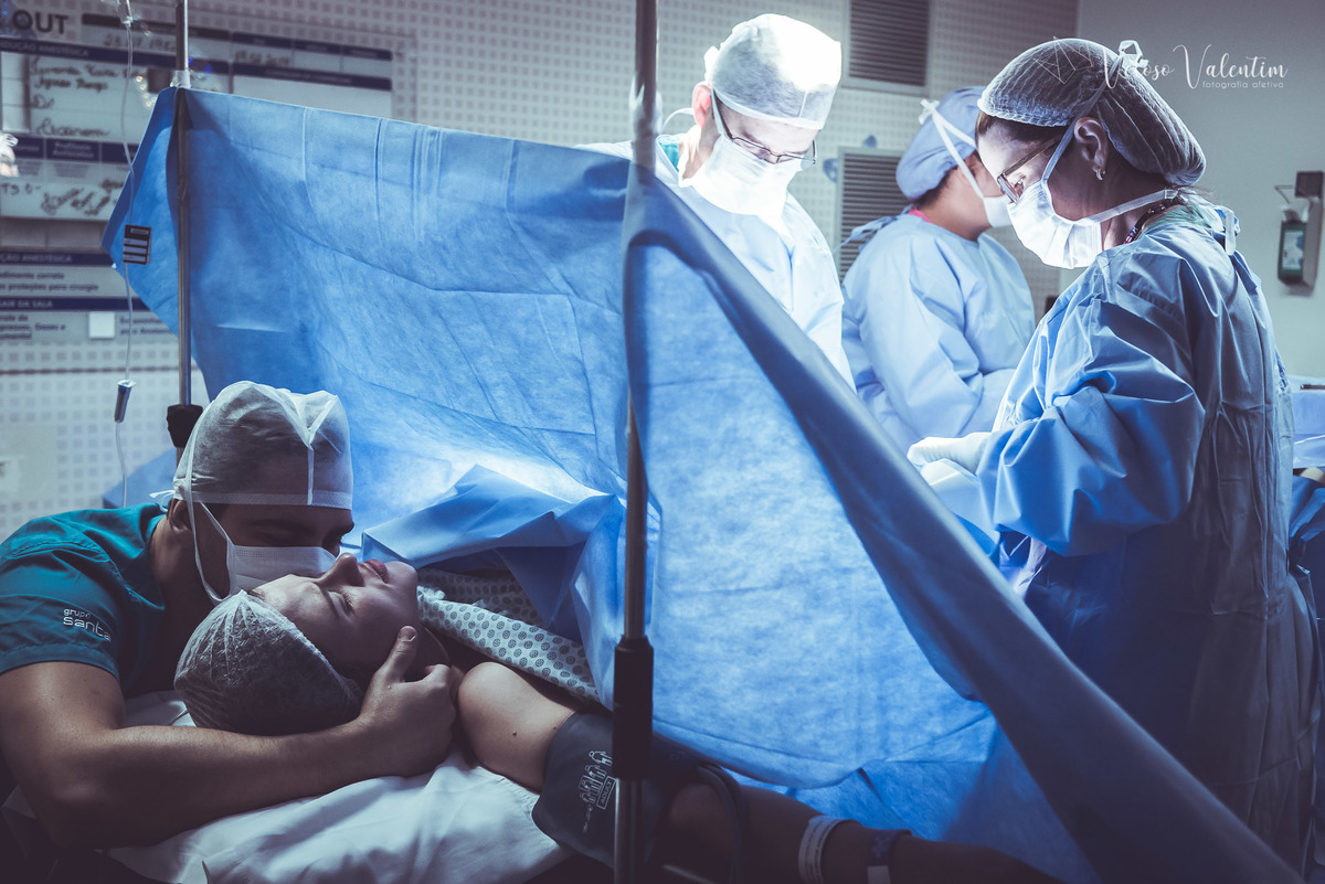 vídeo de parto cesárea humanizada hospital Santa Lúcia Obstetra Rachel Reis fotografia de parto FIV