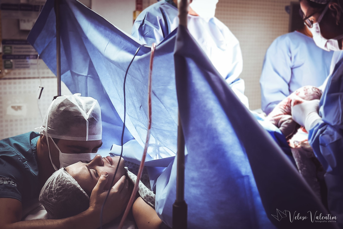 vídeo de parto cesárea humanizada hospital Santa Lúcia Obstetra Rachel Reis fotografia de parto FIV