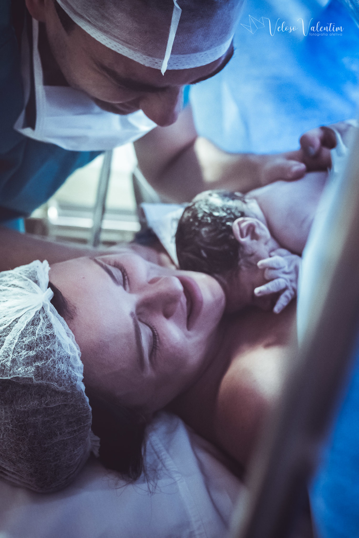 vídeo de parto cesárea humanizada hospital Santa Lúcia Obstetra Rachel Reis fotografia de parto FIV