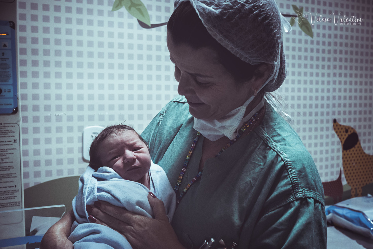 vídeo de parto cesárea humanizada hospital Santa Lúcia Obstetra Rachel Reis fotografia de parto FIV