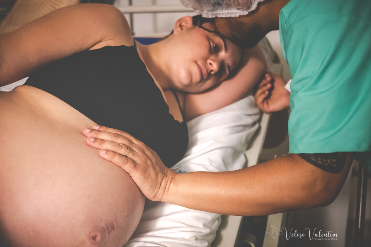 vídeo de parto fotografia de parto fotógrafa de parto Parto natural hospitalar humanizado equipe IBGO obstetra Luis Otávio Manes Lumiere Enfermeira obstetra Doula Priscila Maitri Rede Ocitocina Maternidade Brasília
