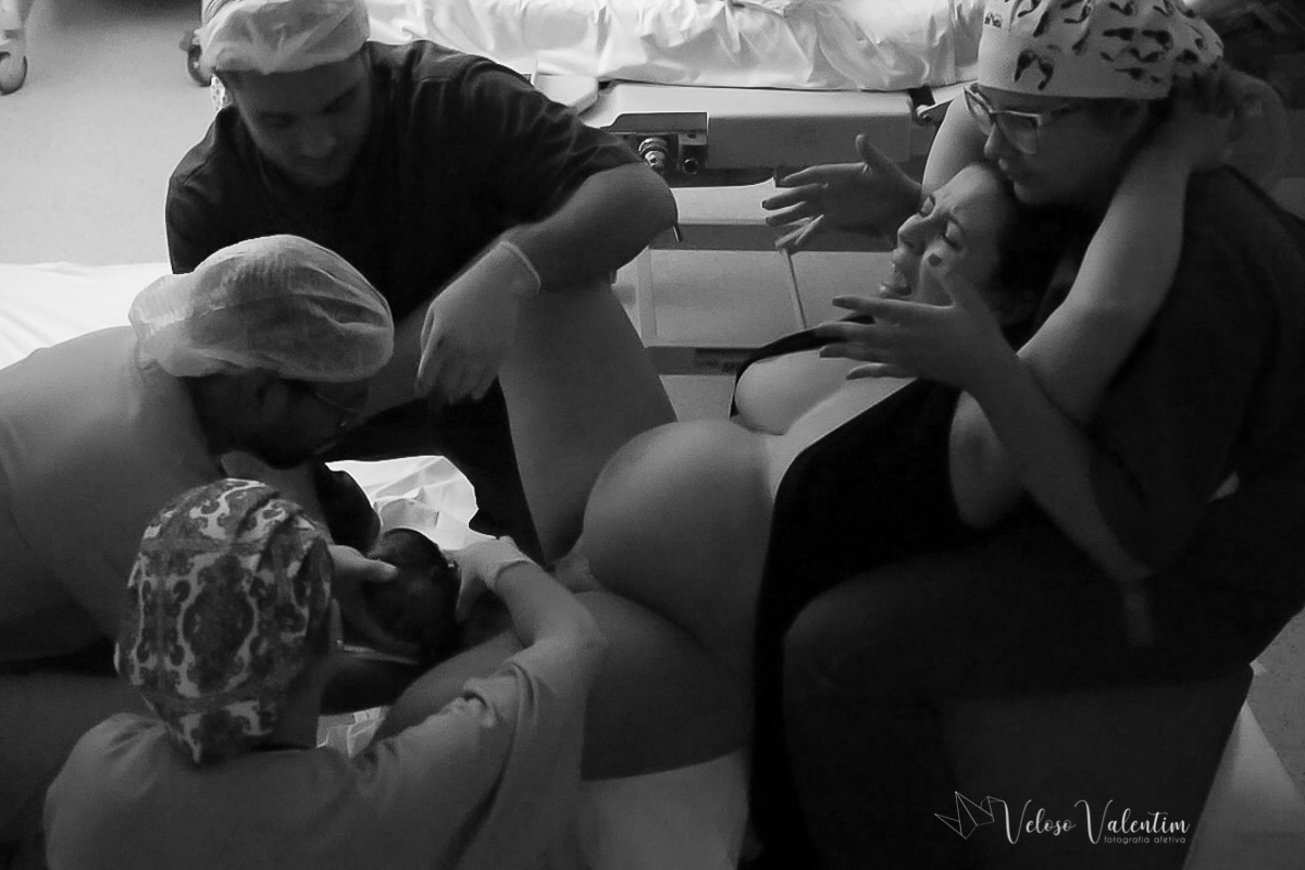 vídeo de parto fotografia de parto fotógrafa de parto Parto natural hospitalar humanizado equipe IBGO obstetra Luis Otávio Manes Lumiere Enfermeira obstetra Doula Priscila Maitri Rede Ocitocina Maternidade Brasília