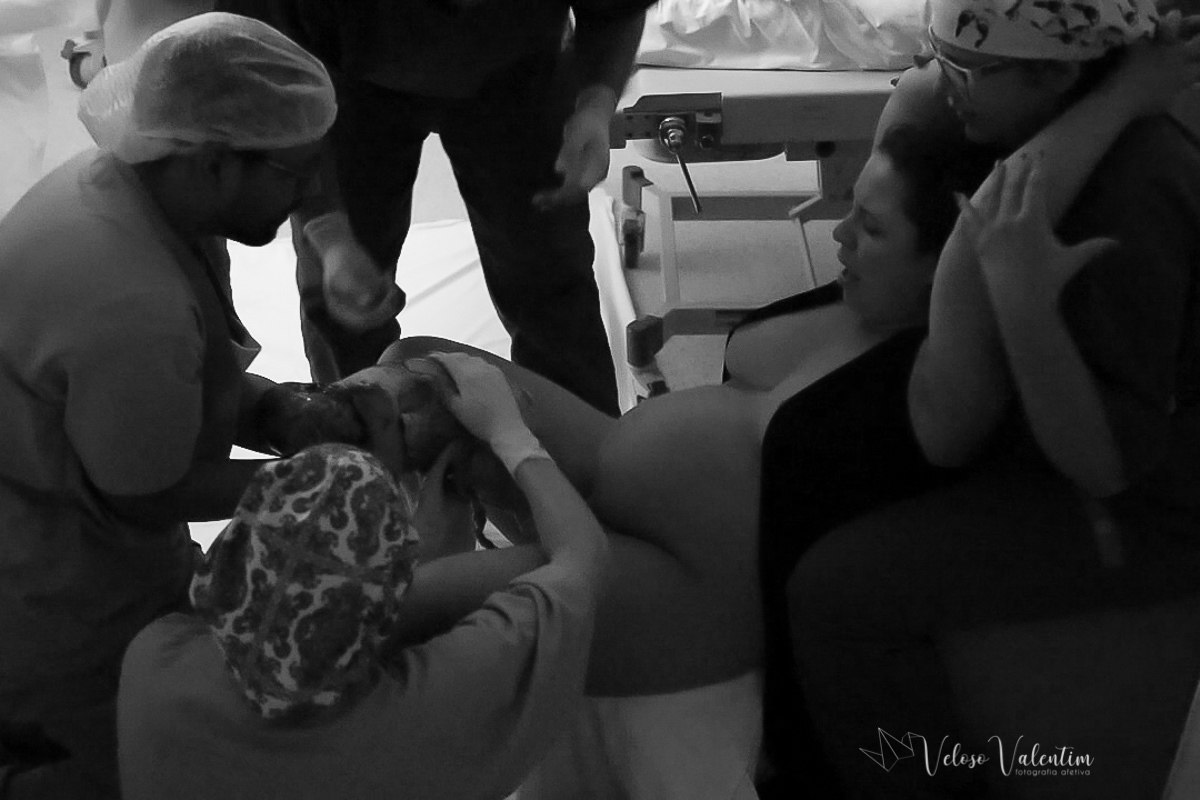 vídeo de parto fotografia de parto fotógrafa de parto Parto natural hospitalar humanizado equipe IBGO obstetra Luis Otávio Manes Lumiere Enfermeira obstetra Doula Priscila Maitri Rede Ocitocina Maternidade Brasília