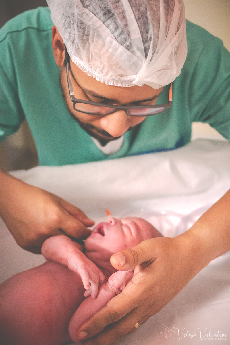 vídeo de parto fotografia de parto fotógrafa de parto Parto natural hospitalar humanizado equipe IBGO obstetra Luis Otávio Manes Lumiere Enfermeira obstetra Doula Priscila Maitri Rede Ocitocina Maternidade Brasília