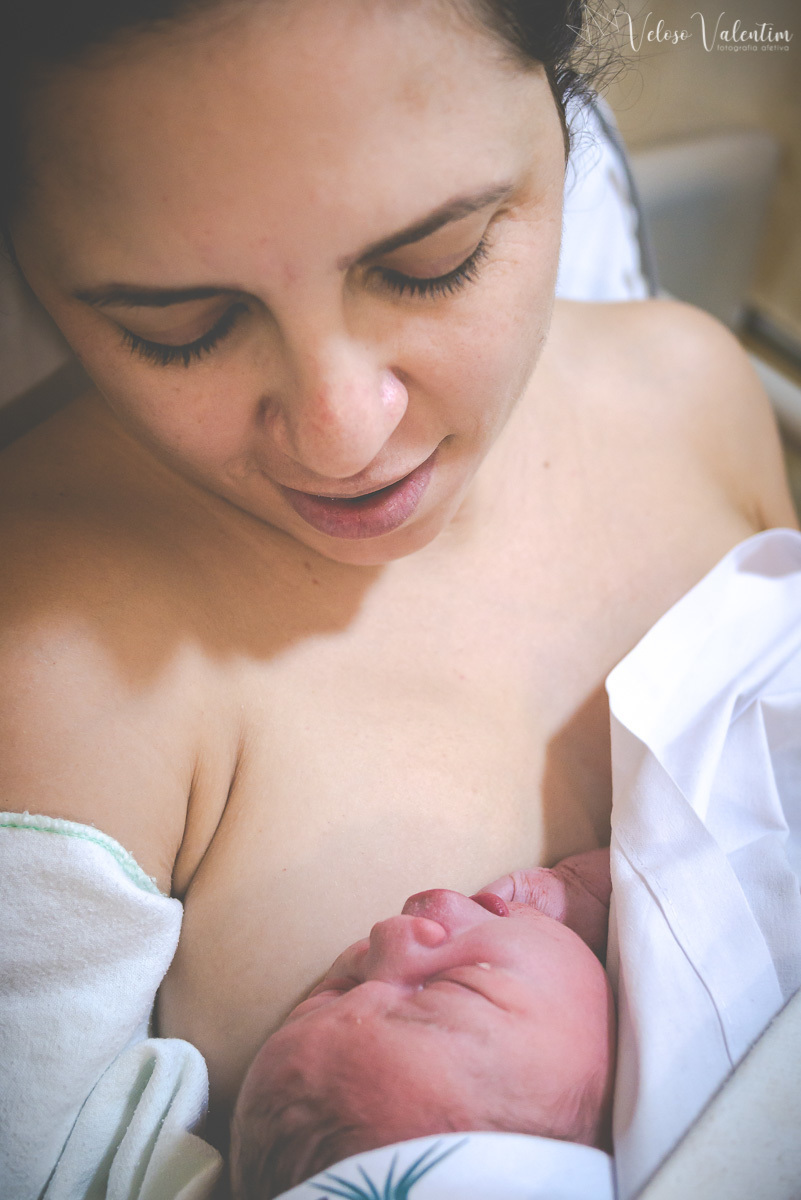 vídeo de parto fotografia de parto fotógrafa de parto Parto natural hospitalar humanizado equipe IBGO obstetra Luis Otávio Manes Lumiere Enfermeira obstetra Doula Priscila Maitri Rede Ocitocina Maternidade Brasília
