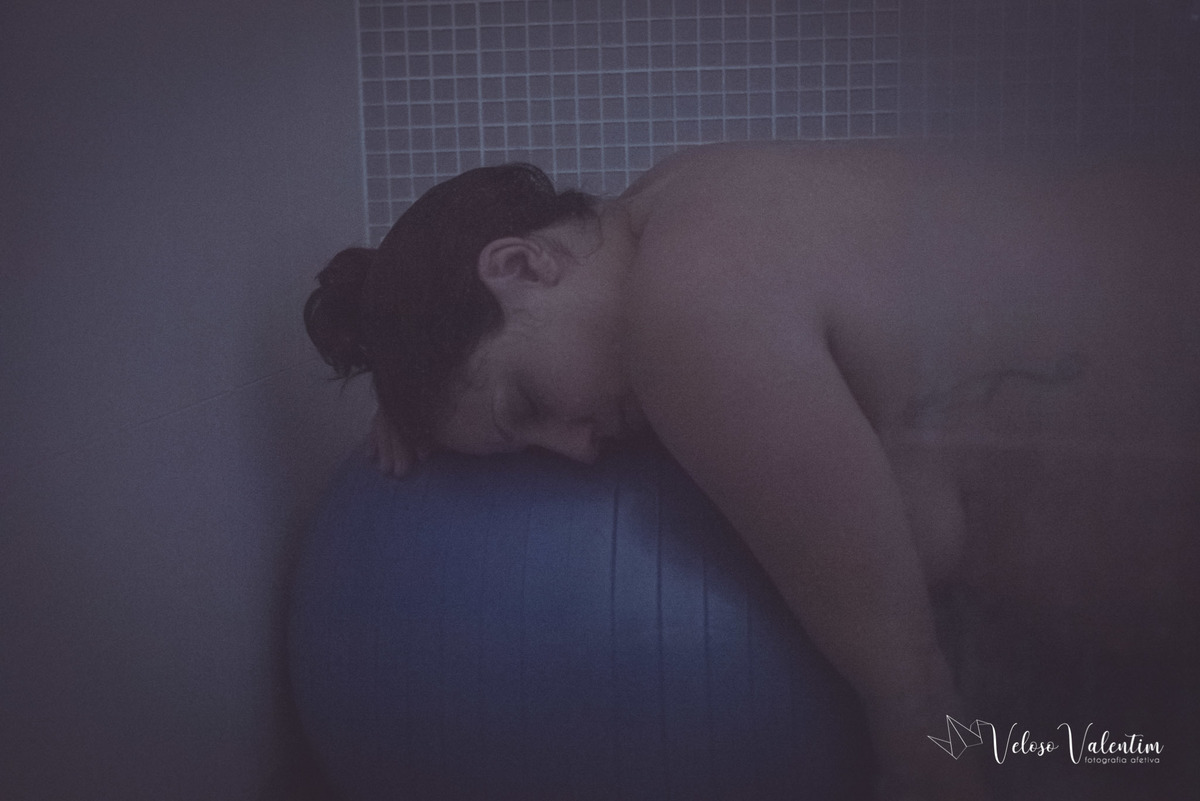 fotografia de parto Vídeo de parto com cesárea spinning babies analgesia Santa Helena equipe Lumiere IBGO Obstetra Luis Otavio Pereira Manes enfermeira obstétrica Natália Schettini e Ana Virgínia Doula Yohanna Cordeiro acompanhamento pré hospitalar chuvei