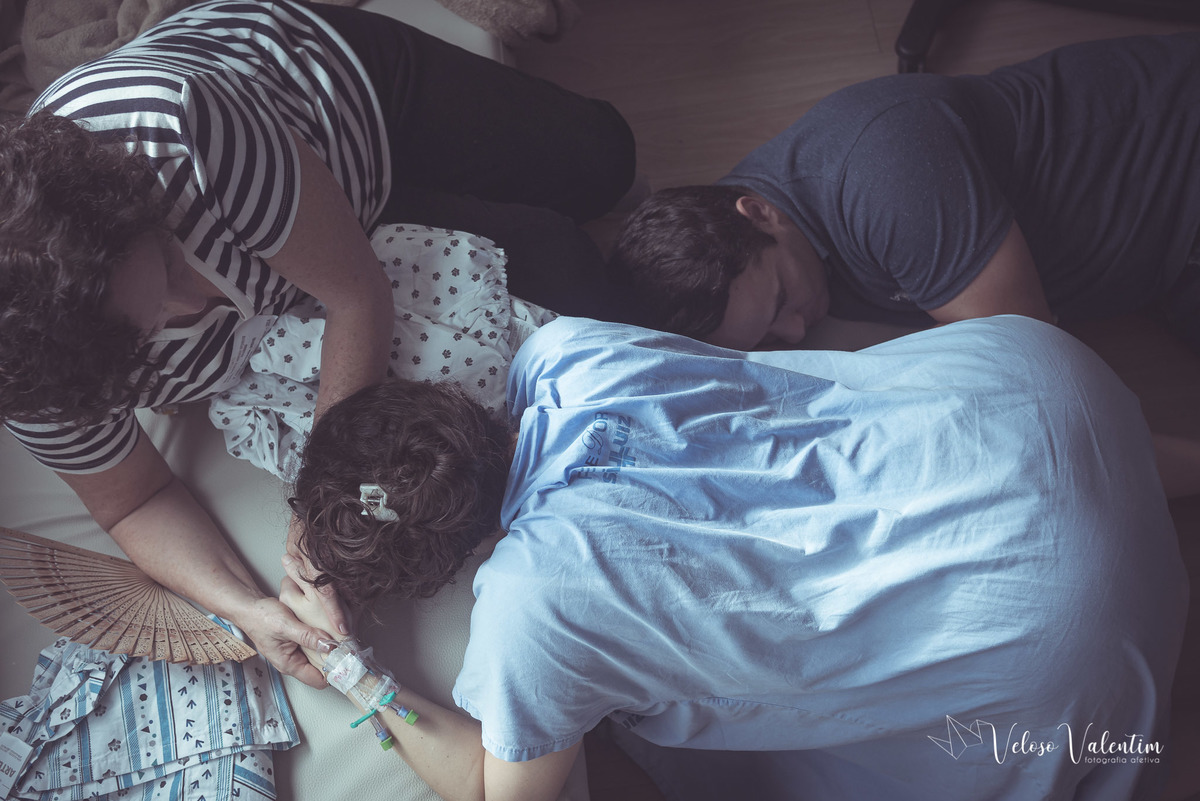 fotografia de parto Vídeo de parto com cesárea spinning babies analgesia Santa Helena equipe Lumiere IBGO Obstetra Luis Otavio Pereira Manes enfermeira obstétrica Natália Schettini e Ana Virgínia Doula Yohanna Cordeiro acompanhamento pré hospitalar