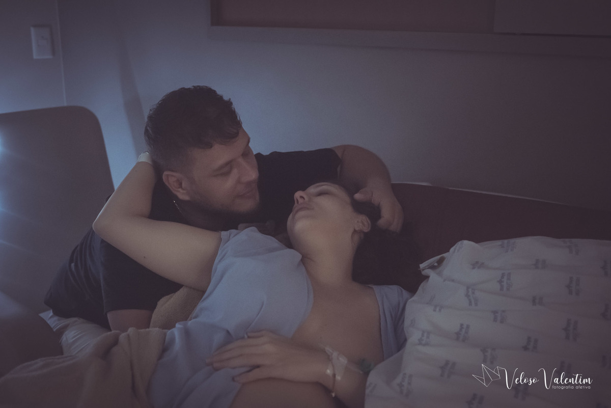fotografia de parto Vídeo de parto com cesárea spinning babies analgesia Santa Helena equipe Lumiere IBGO Obstetra Luis Otavio Pereira Manes enfermeira obstétrica Natália Schettini e Ana Virgínia Doula Yohanna Cordeiro acompanhamento pré hospitalar