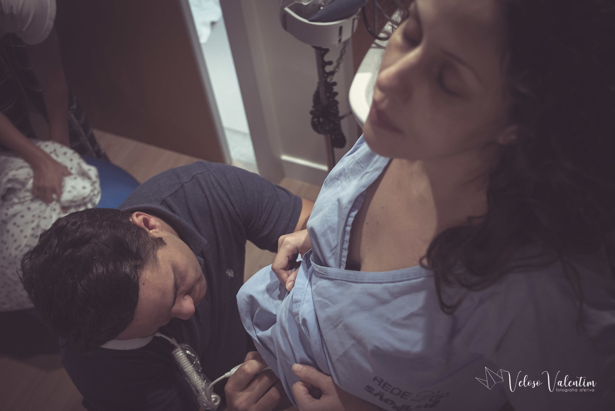 fotografia de parto Vídeo de parto com cesárea spinning babies analgesia Santa Helena equipe Lumiere IBGO Obstetra Luis Otavio Pereira Manes enfermeira obstétrica Natália Schettini e Ana Virgínia Doula Yohanna Cordeiro acompanhamento pré hospitalar